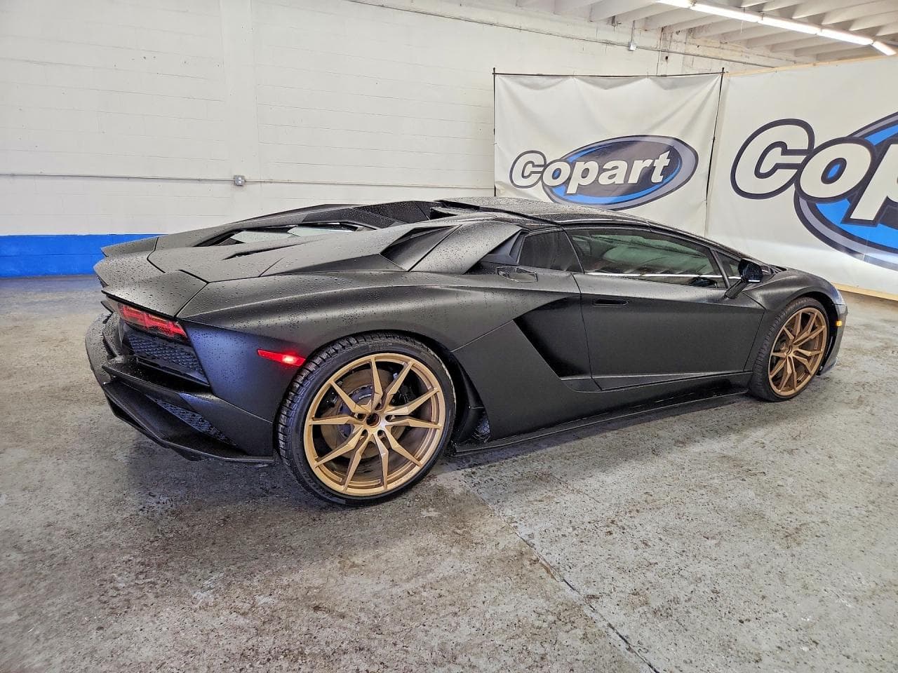 2018 Lamborghini Aventador — photo 3